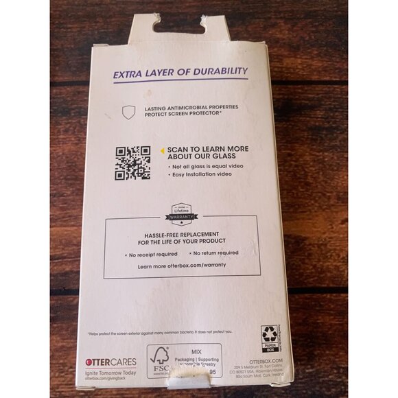 Otterbox Premium Pro Glass Privacy Guard Screen Protector For iPhone 15 - Picture 2 of 2